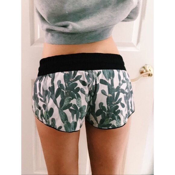 RARE Lululemon Reversible Surf Short UPF Prickly Pear Cactus XS - Picture 6 of 13